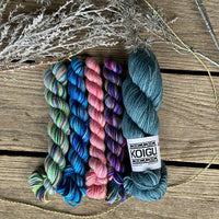 Floral Frills Bucket Hat Kit - Granny Squares CROCHET