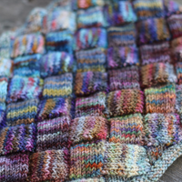 Secret Garden Neck Warmer download pattern