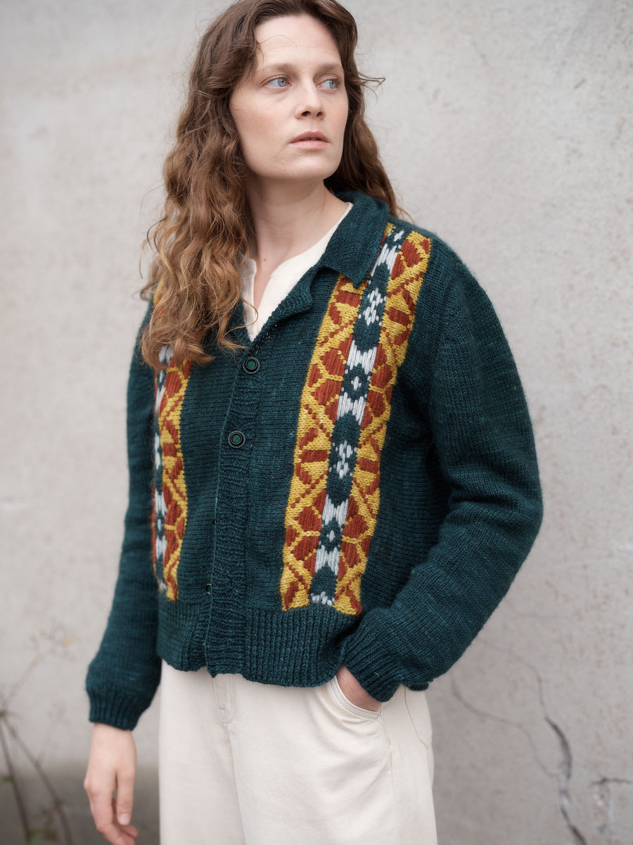 Rahvuslik Cardigan Kit -'Kindred Knits' by Aleks Byrd