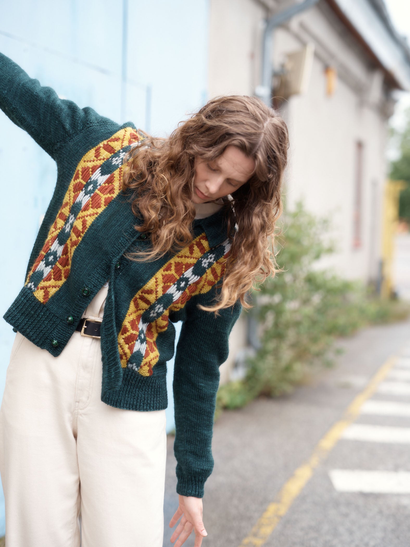 Rahvuslik Cardigan Kit -'Kindred Knits' by Aleks Byrd