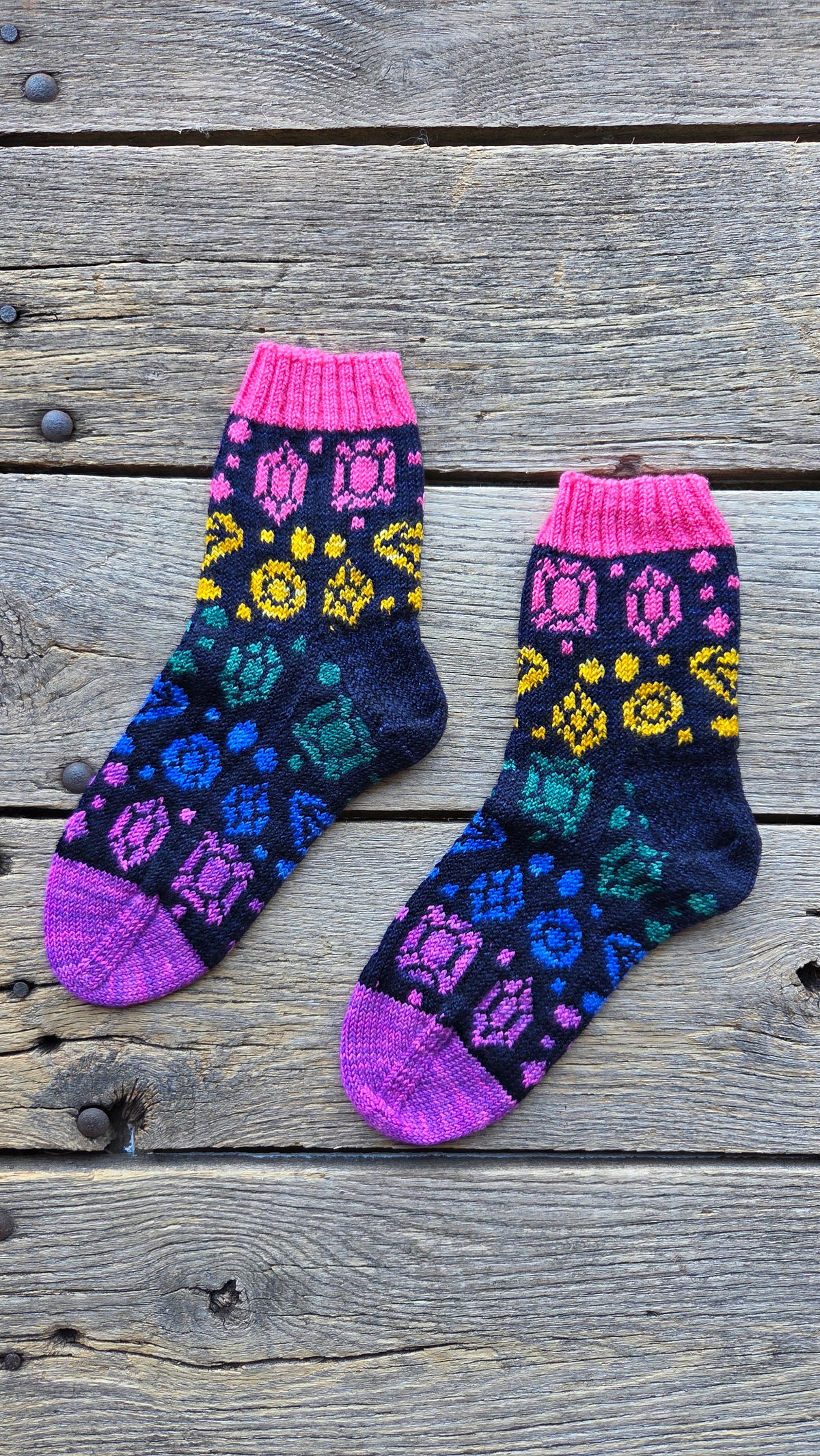 Gemstone Socks - PDF Pattern