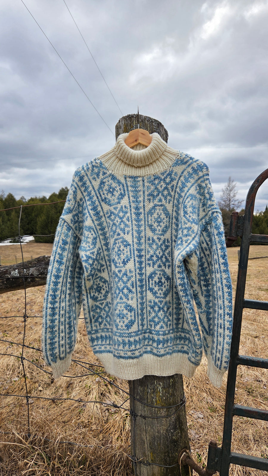 Medallion Sweater Kit